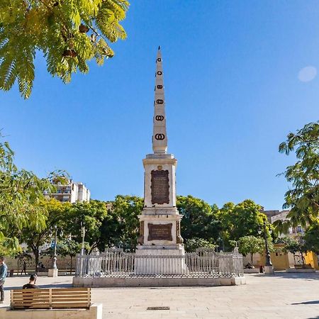 Central Malaga Apartment At Mitjana Plaza Luaran gambar