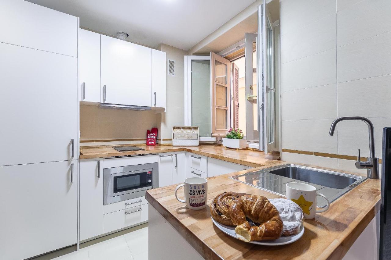 Central Malaga Apartment At Mitjana Plaza Luaran gambar