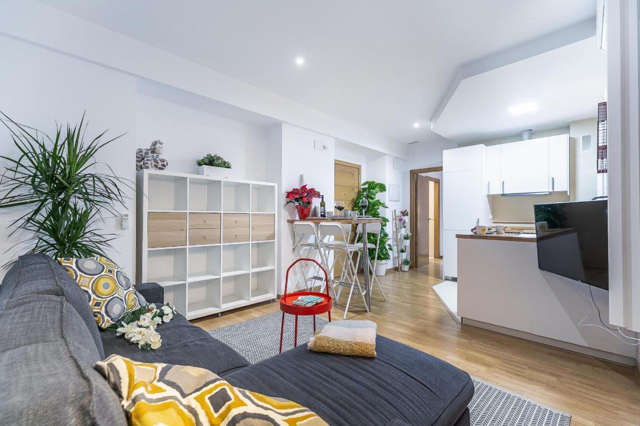 Central Malaga Apartment At Mitjana Plaza Luaran gambar