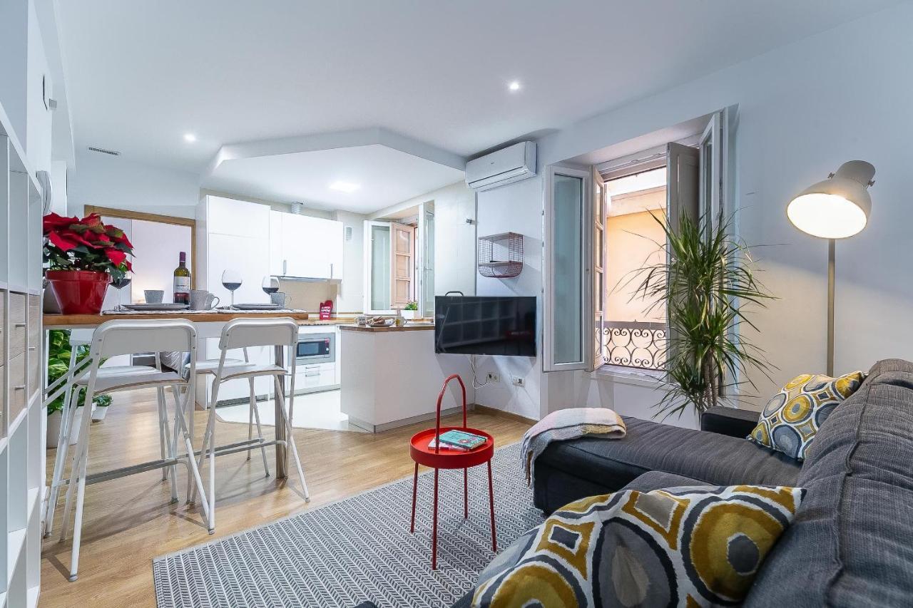 Central Malaga Apartment At Mitjana Plaza Luaran gambar