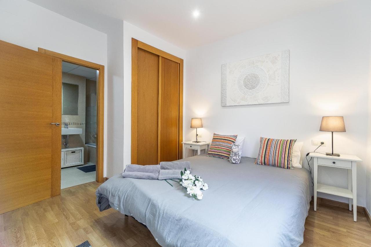Central Malaga Apartment At Mitjana Plaza Luaran gambar