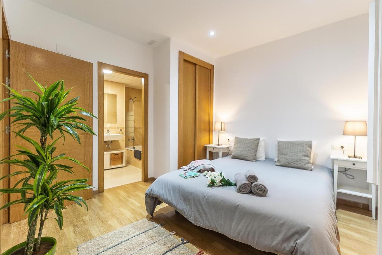 Central Malaga Apartment At Mitjana Plaza Luaran gambar