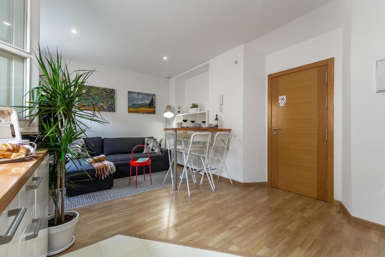 Central Malaga Apartment At Mitjana Plaza Luaran gambar