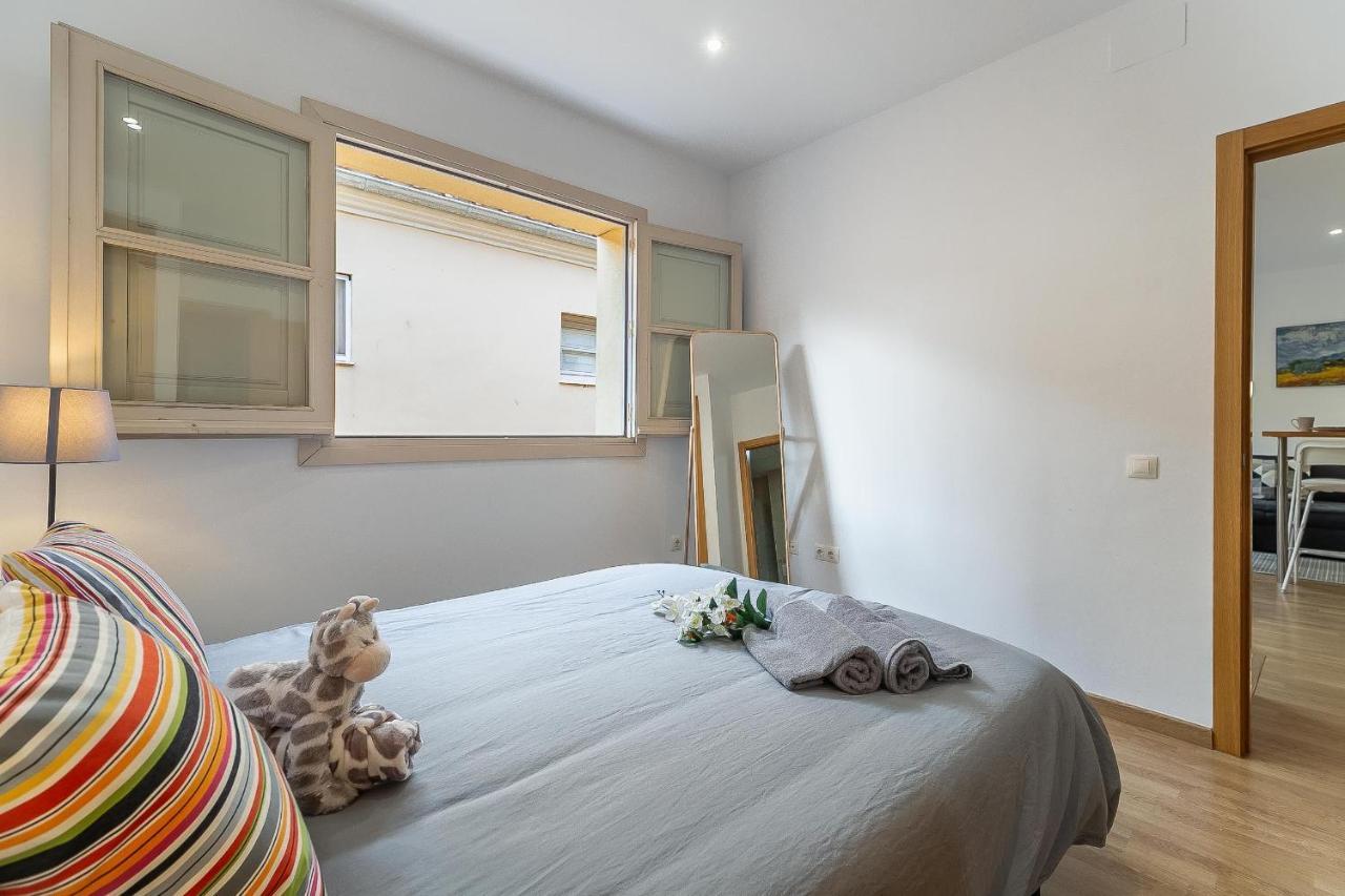 Central Malaga Apartment At Mitjana Plaza Luaran gambar