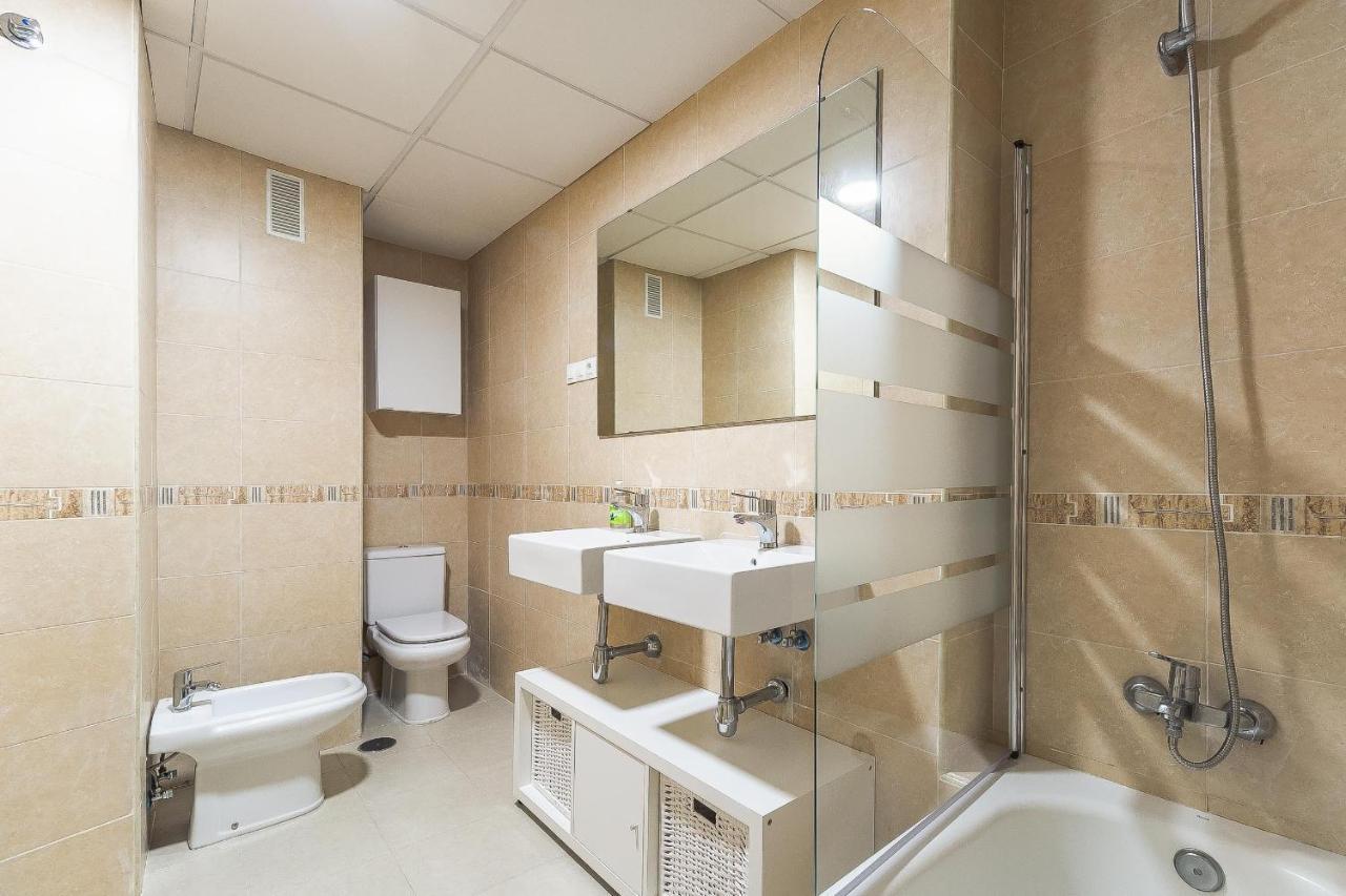 Central Malaga Apartment At Mitjana Plaza Luaran gambar