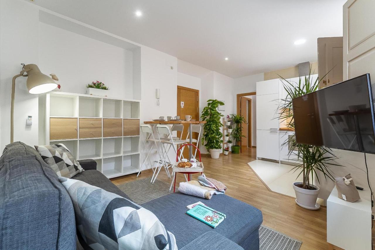 Central Malaga Apartment At Mitjana Plaza Luaran gambar