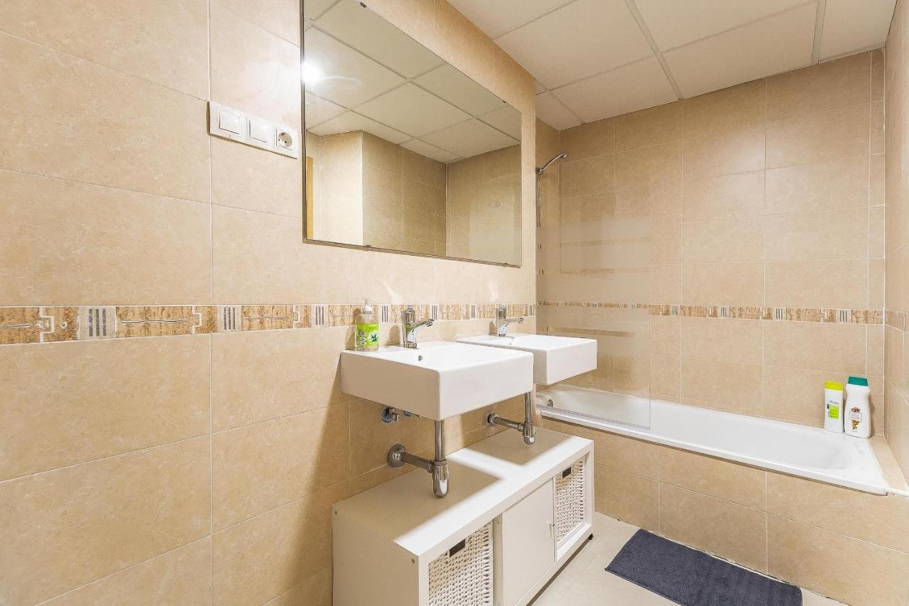 Central Malaga Apartment At Mitjana Plaza Luaran gambar